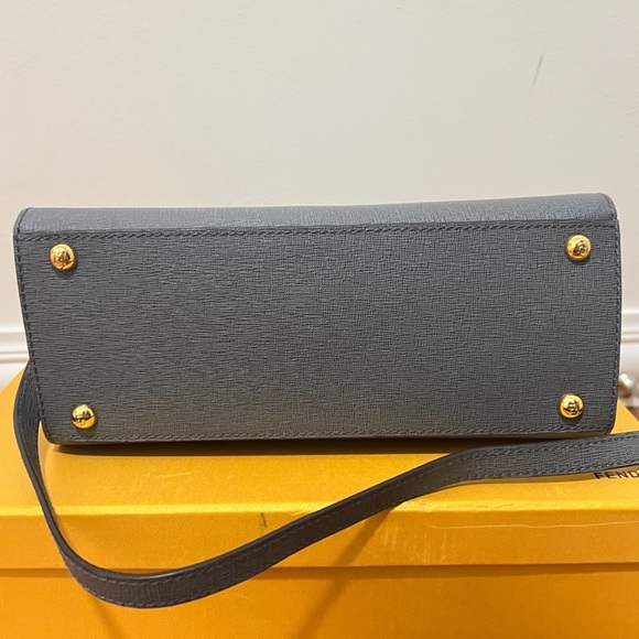 grey bag - Picture 5 of 7